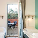 8 Person In Tatil Evi